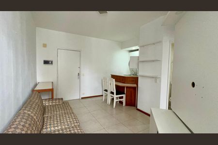 Studio para alugar com 30m², 1 quarto e 1 vaga Studio para alugar com 30m², 1 quarto e 1 vagaSala