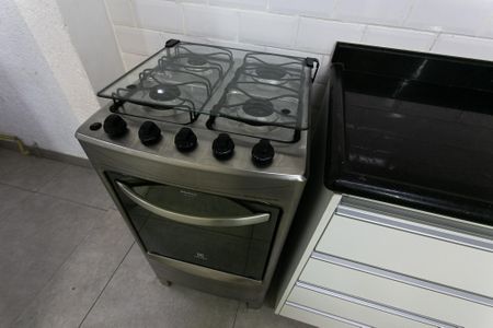 Casa de condomínio para alugar com 47m², 1 quarto e sem vaga Casa de condomínio para alugar com 47m², 1 quarto e sem vagaCozinha - Fogão