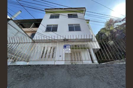 Apartamento para alugar com 65m², 2 quartos e sem vagaFachada + placa