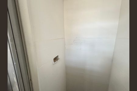Apartamento para alugar com 65m², 2 quartos e sem vagaBanheiro de serviço