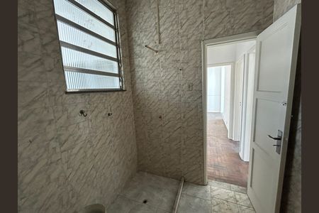 Apartamento para alugar com 65m², 2 quartos e sem vagaBanheiro