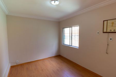 Casa à venda com 155m², 2 quartos e 1 vaga