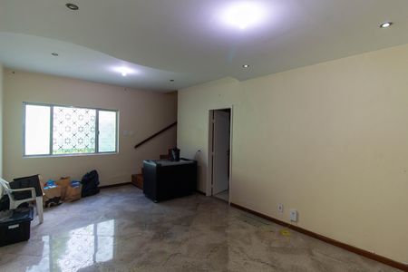 Casa à venda com 155m², 2 quartos e 1 vaga