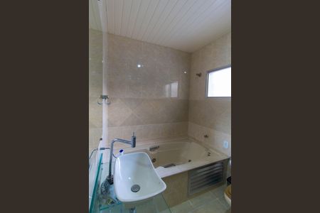 Casa à venda com 155m², 2 quartos e 1 vaga