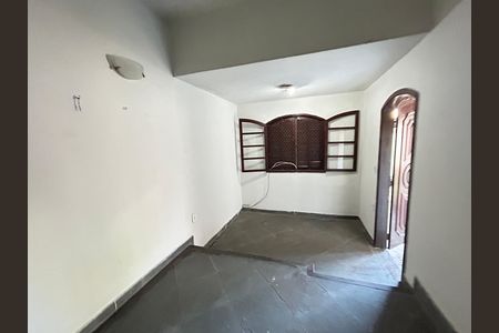 Casa à venda com 330m², 1 quarto e 5 vagasSala