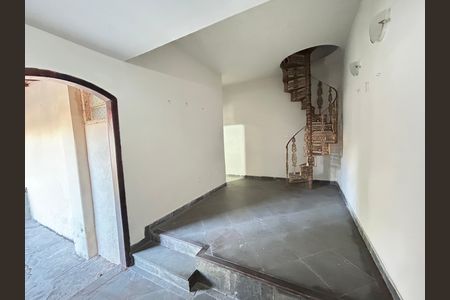 Casa à venda com 330m², 1 quarto e 5 vagasSala