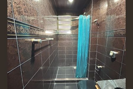 Casa à venda com 330m², 1 quarto e 5 vagasBanheiro