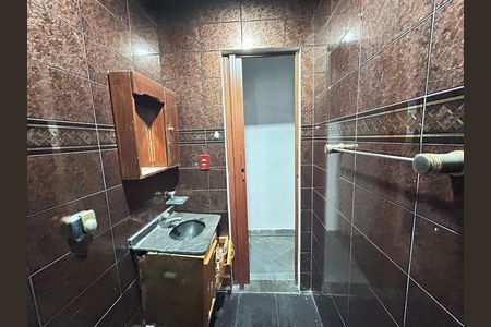 Casa à venda com 330m², 1 quarto e 5 vagasBanheiro