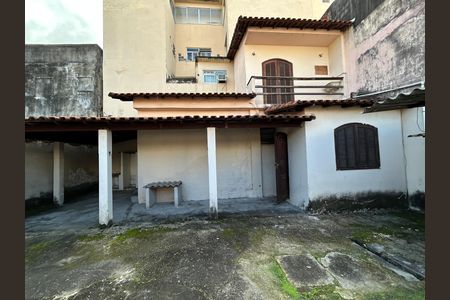 Casa à venda com 330m², 1 quarto e 5 vagasQuintal