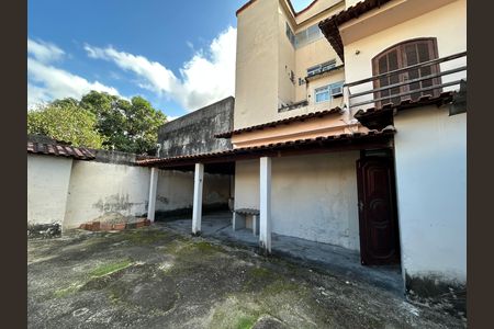 Casa à venda com 330m², 1 quarto e 5 vagasQuintal