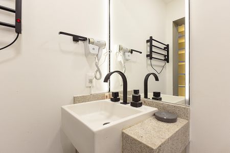 Studio para alugar com 27m², 1 quarto e sem vaga Studio para alugar com 27m², 1 quarto e sem vagaBanheiro