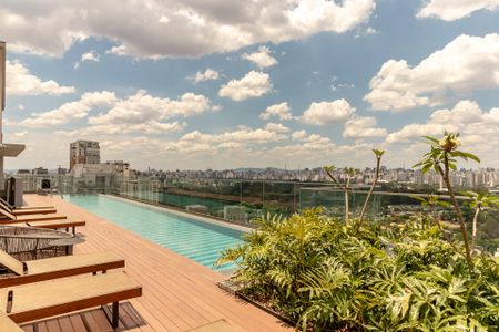 Studio para alugar com 27m², 1 quarto e sem vaga Studio para alugar com 27m², 1 quarto e sem vagaÁrea comum - Piscina