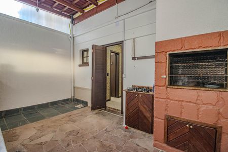 Casa para alugar com 146m², 4 quartos e 1 vagaPátio Fundos