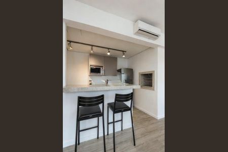Cozinha de apartamento para alugar com 1 quarto, 47m² em São João, Porto Alegre