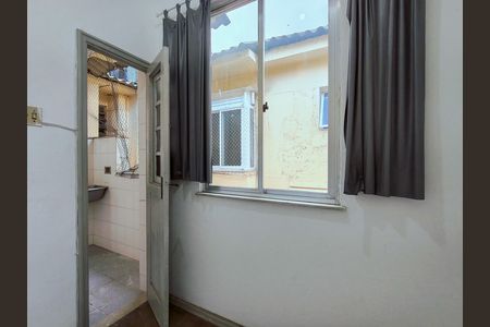 Apartamento à venda com 80m², 2 quartos e sem vaga Apartamento à venda com 80m², 2 quartos e sem vagaQuarto de Serviço