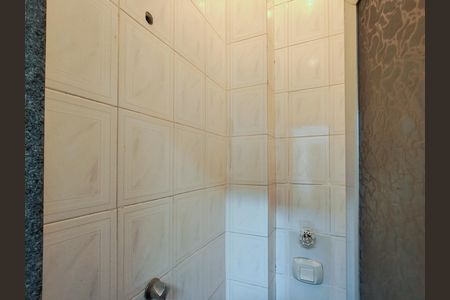 Apartamento à venda com 80m², 2 quartos e sem vaga Apartamento à venda com 80m², 2 quartos e sem vagaBanheiro de serviço