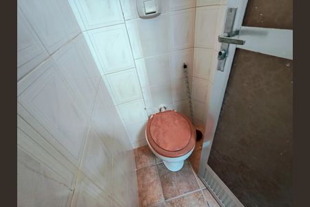Apartamento à venda com 80m², 2 quartos e sem vaga Apartamento à venda com 80m², 2 quartos e sem vagaBanheiro de serviço