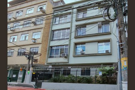 Apartamento à venda com 80m², 2 quartos e sem vaga Apartamento à venda com 80m², 2 quartos e sem vagaFachada e portaria