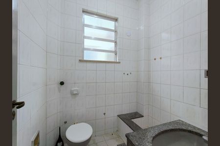Apartamento à venda com 80m², 2 quartos e sem vaga Apartamento à venda com 80m², 2 quartos e sem vagaBanheiro Corredor