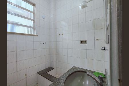 Apartamento à venda com 80m², 2 quartos e sem vaga Apartamento à venda com 80m², 2 quartos e sem vagaBanheiro Corredor