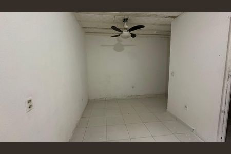 Sala/quarto de casa para alugar com 1 quarto, 45m² em Vargem Grande, Rio de Janeiro