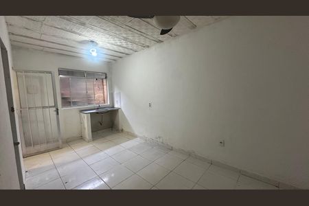 Sala/quarto de casa para alugar com 1 quarto, 45m² em Vargem Grande, Rio de Janeiro