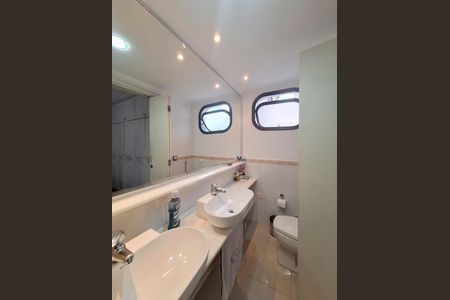 Apartamento à venda com 164m², 3 quartos e 2 vagas Apartamento à venda com 164m², 3 quartos e 2 vagasBanheiro quarto 1