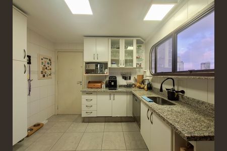 Apartamento à venda com 164m², 3 quartos e 2 vagas Apartamento à venda com 164m², 3 quartos e 2 vagasCozinha