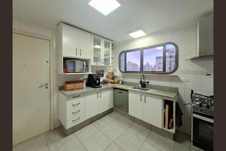 Apartamento à venda com 164m², 3 quartos e 2 vagas Apartamento à venda com 164m², 3 quartos e 2 vagasCozinha
