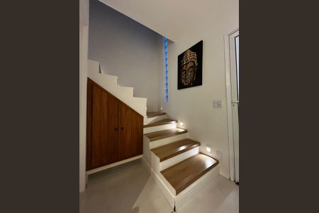 Casa de condomínio à venda com 60m², 2 quartos e 2 vagasCorredor