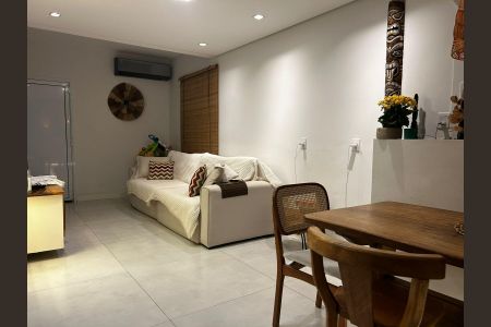 Casa de condomínio à venda com 60m², 2 quartos e 2 vagasQuarto