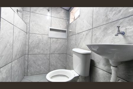 Casa para alugar com 35m², 1 quarto e sem vaga Casa para alugar com 35m², 1 quarto e sem vagaBanheiro