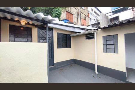 Casa para alugar com 35m², 1 quarto e sem vaga Casa para alugar com 35m², 1 quarto e sem vagaQuintal