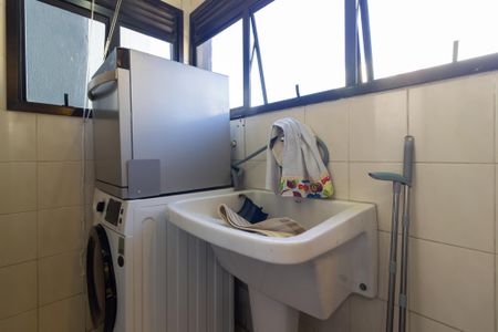 Apartamento à venda com 89m², 2 quartos e 1 vaga Apartamento à venda com 89m², 2 quartos e 1 vagaCozinha e Área de Serviço