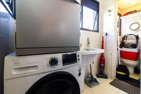 Apartamento à venda com 89m², 2 quartos e 1 vaga Apartamento à venda com 89m², 2 quartos e 1 vagaCozinha e Área de Serviço