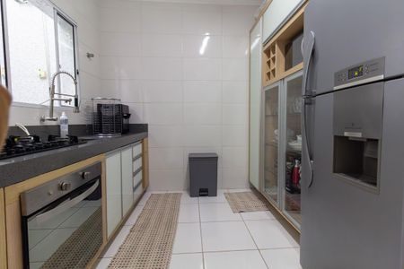 Casa de condomínio à venda com 67m², 2 quartos e 1 vaga Casa de condomínio à venda com 67m², 2 quartos e 1 vagaCozinha