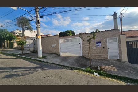 Casa de condomínio à venda com 67m², 2 quartos e 1 vaga Casa de condomínio à venda com 67m², 2 quartos e 1 vagaFachada