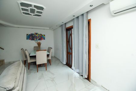 Casa para alugar com 200m², 3 quartos e 7 vagas Casa para alugar com 200m², 3 quartos e 7 vagassala