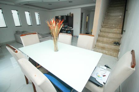 Casa para alugar com 200m², 3 quartos e 7 vagas Casa para alugar com 200m², 3 quartos e 7 vagasSala de Jantar