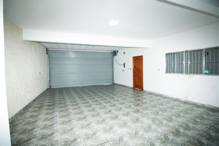 Casa para alugar com 200m², 3 quartos e 7 vagas Casa para alugar com 200m², 3 quartos e 7 vagasGaragem