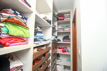 Casa para alugar com 200m², 3 quartos e 7 vagas Casa para alugar com 200m², 3 quartos e 7 vagasCloset da suíte