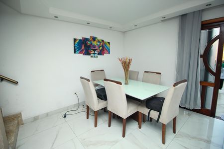 Casa para alugar com 200m², 3 quartos e 7 vagas Casa para alugar com 200m², 3 quartos e 7 vagasSala de Jantar