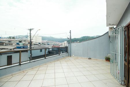Casa para alugar com 200m², 3 quartos e 7 vagas Casa para alugar com 200m², 3 quartos e 7 vagasVaranda da Sala