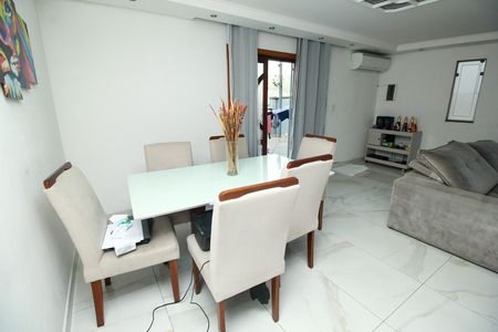 Casa para alugar com 200m², 3 quartos e 7 vagas Casa para alugar com 200m², 3 quartos e 7 vagasSala de Jantar