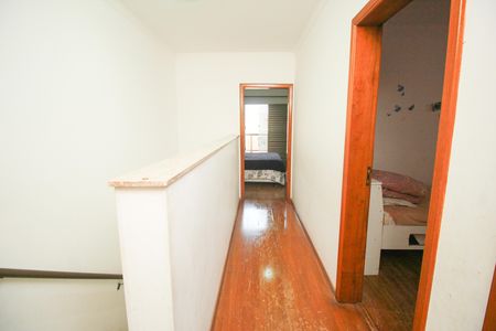 Casa para alugar com 200m², 3 quartos e 7 vagas Casa para alugar com 200m², 3 quartos e 7 vagasCorredor