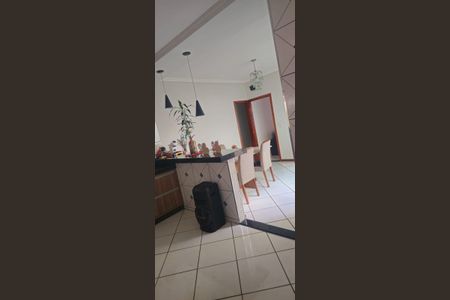 Casa para alugar com 200m², 3 quartos e 2 vagas