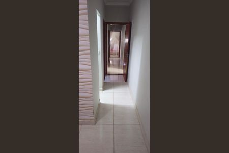 Casa para alugar com 200m², 3 quartos e 2 vagas Casa para alugar com 200m², 3 quartos e 2 vagasCorredor