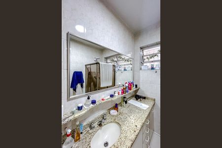 Casa à venda com 200m², 3 quartos e 2 vagasBanheiro