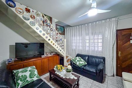 Casa à venda com 200m², 3 quartos e 2 vagasSala