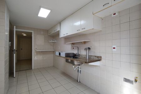 Apartamento para alugar com 85m², 3 quartos e 1 vaga Apartamento para alugar com 85m², 3 quartos e 1 vagaCozinha - Armários